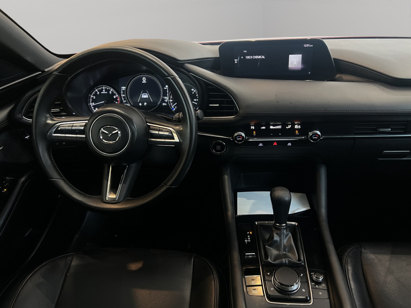 Mazda Mazda 3 5 pts. HB Signature, 2.5T, TA, piel, s. Bose, RA-18, 4x4 2023